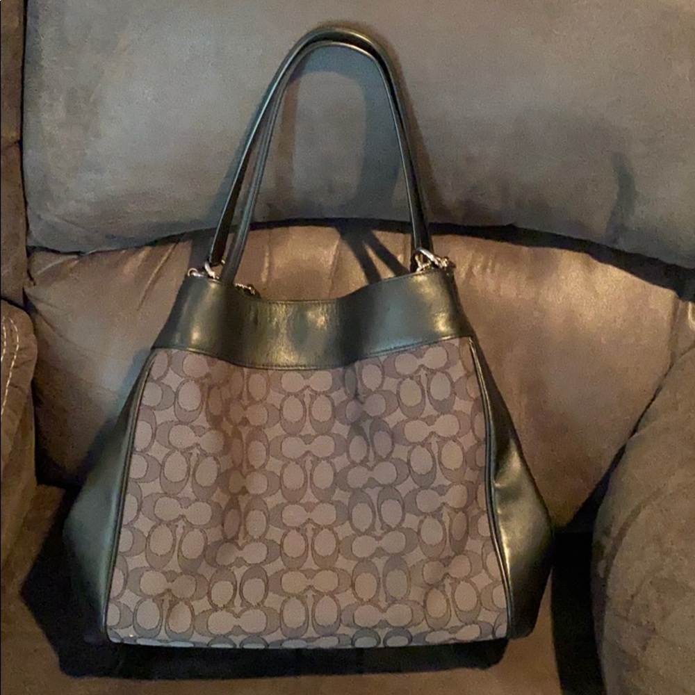 Coach purse - Picture 2 of 7